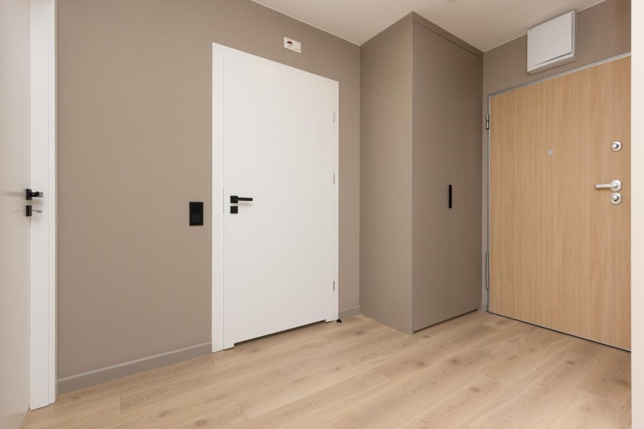 Aparthotel Mokotow Business Center By Noclegi Renters Varşovia Exterior foto