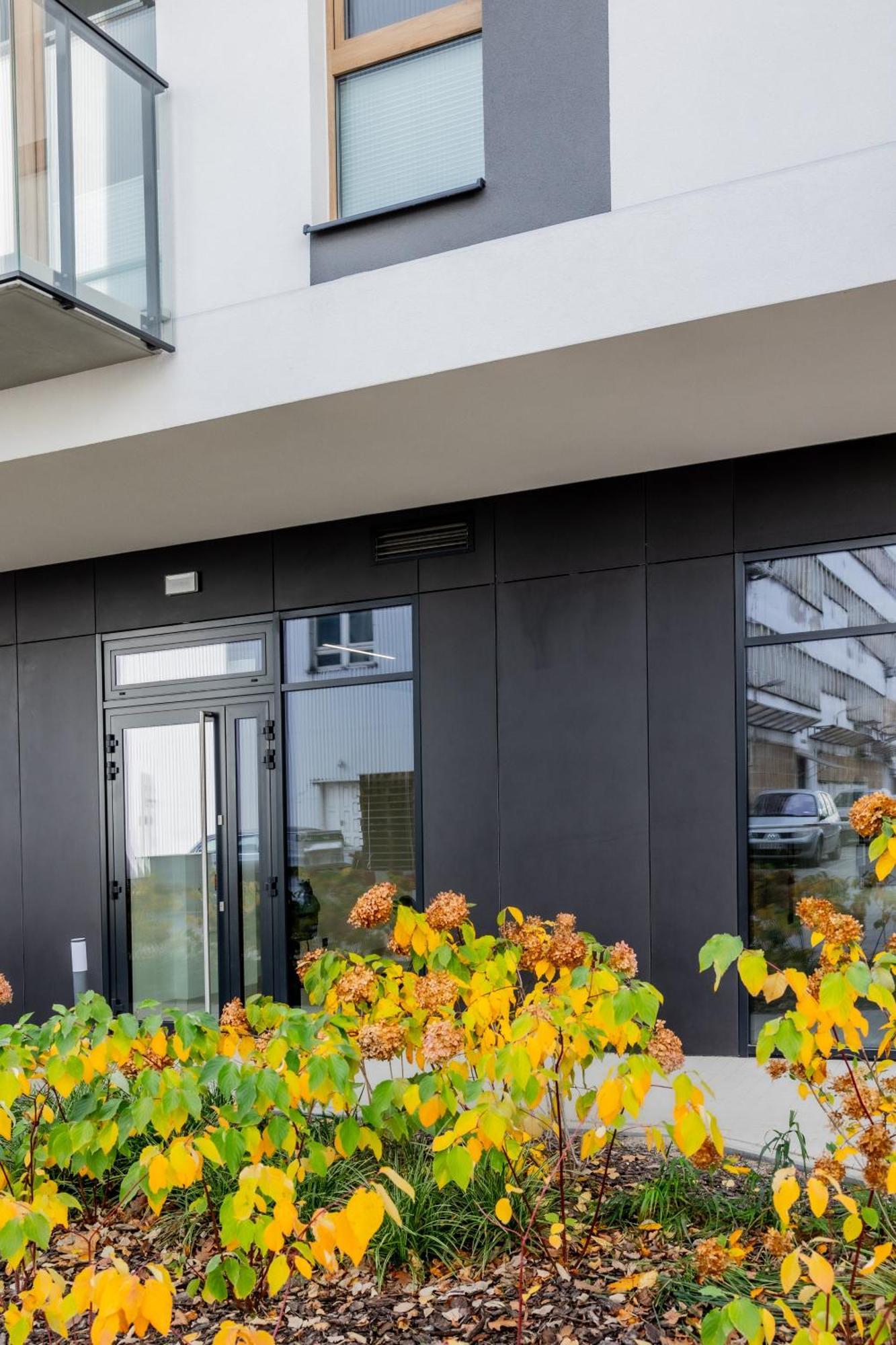 Aparthotel Mokotow Business Center By Noclegi Renters Varşovia Exterior foto