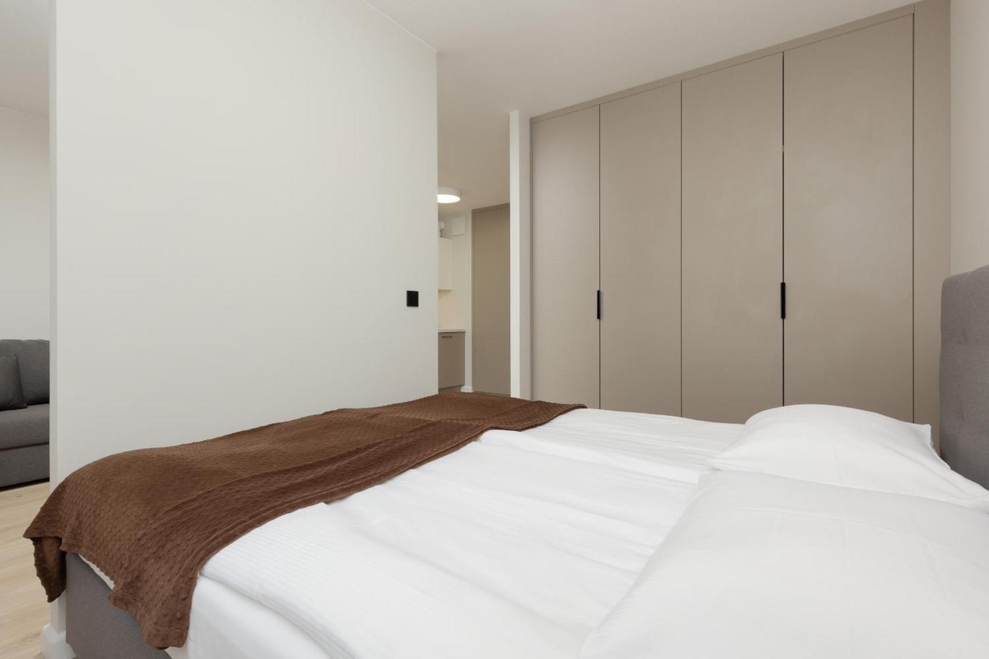 Aparthotel Mokotow Business Center By Noclegi Renters Varşovia Exterior foto